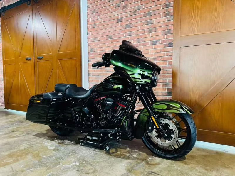 二手哈雷戴维森大道滑翔 Street Glide