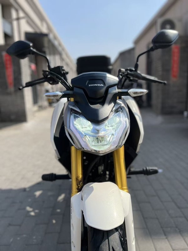 二手五羊本田CB190R 暴锋眼