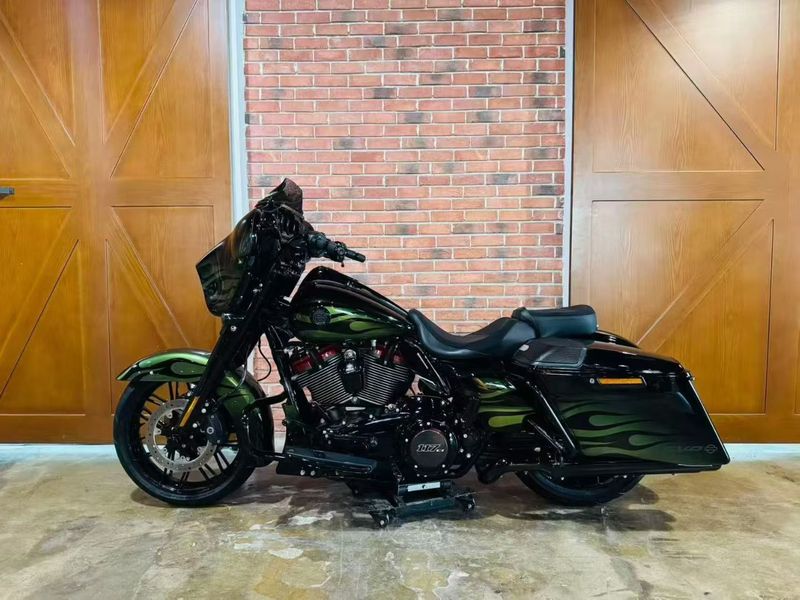 二手哈雷戴维森大道滑翔 Street Glide