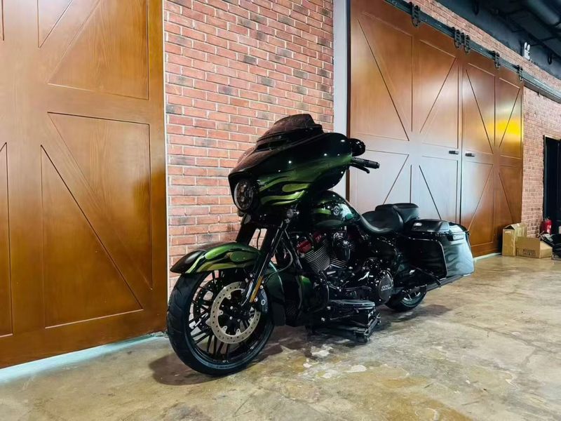 二手哈雷戴维森大道滑翔 Street Glide