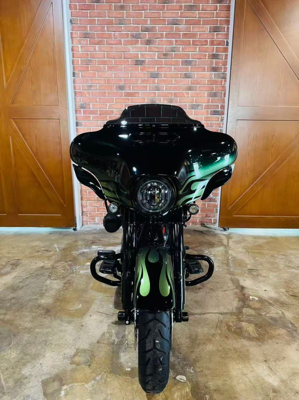 二手哈雷戴维森大道滑翔 Street Glide