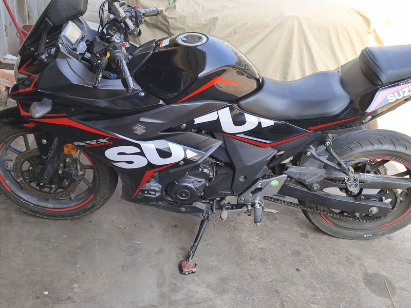 二手豪爵铃木GSX250R