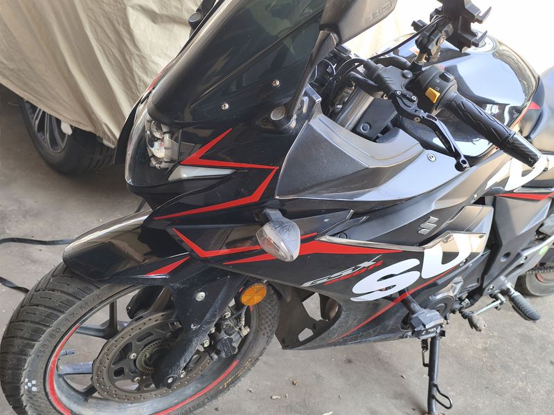 二手豪爵铃木GSX250R