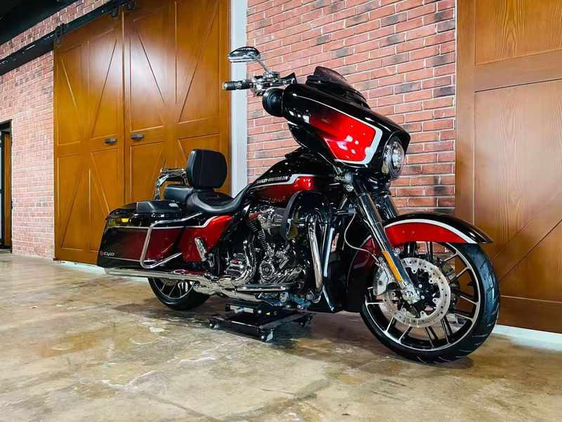 二手哈雷戴维森大道滑翔 Street Glide