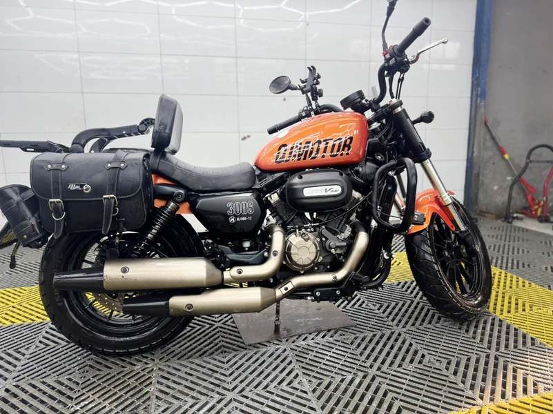 二手QJMOTOR闪300