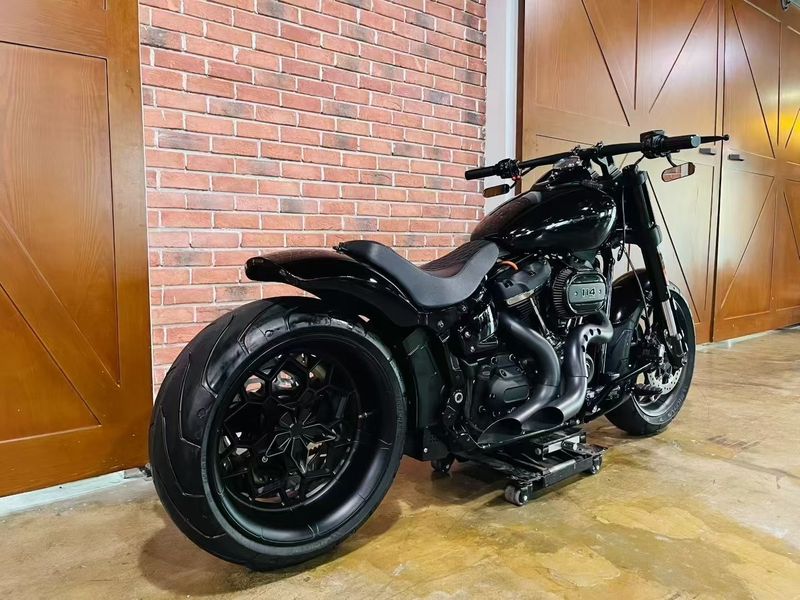 二手哈雷戴维森肥霸 Fat Bob