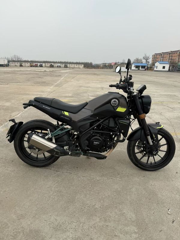 二手贝纳利幼狮 Leoncino 250