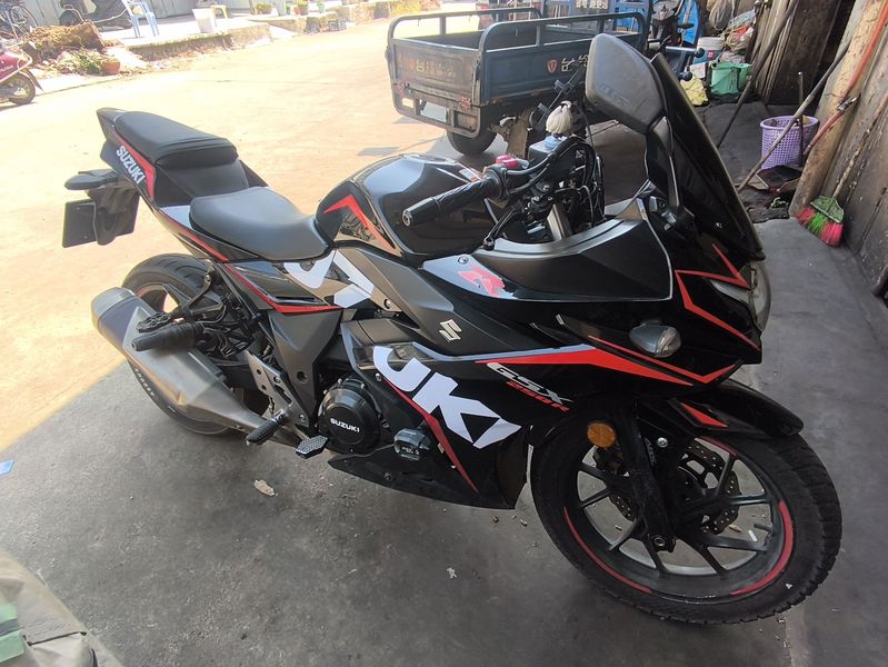 二手豪爵铃木GSX250R