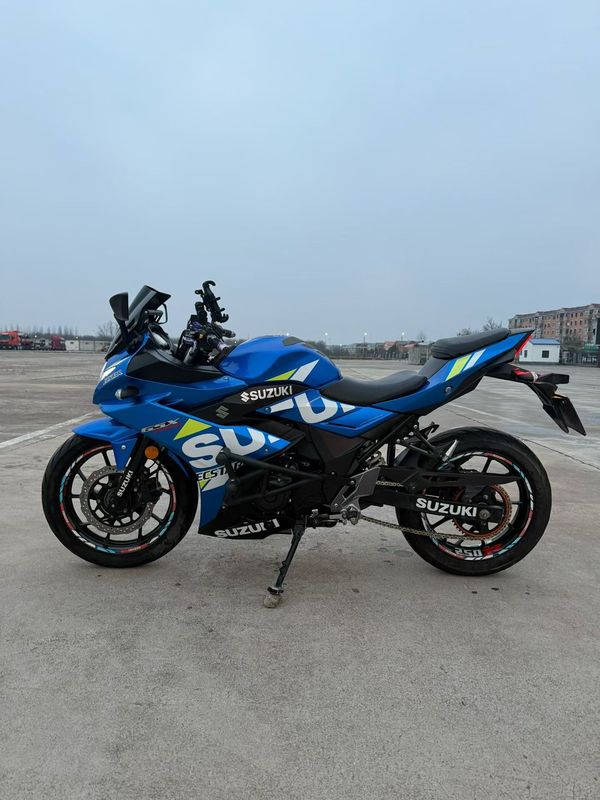 二手豪爵铃木GSX250R