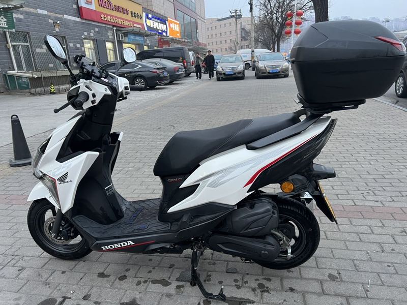 二手新大洲本田裂行 RX125Fi