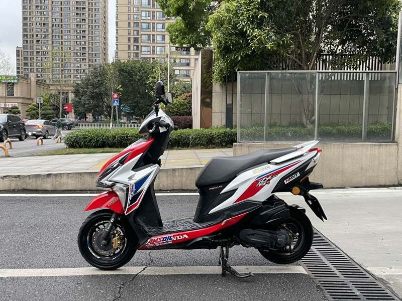 二手新大洲本田裂行 RX125Fi