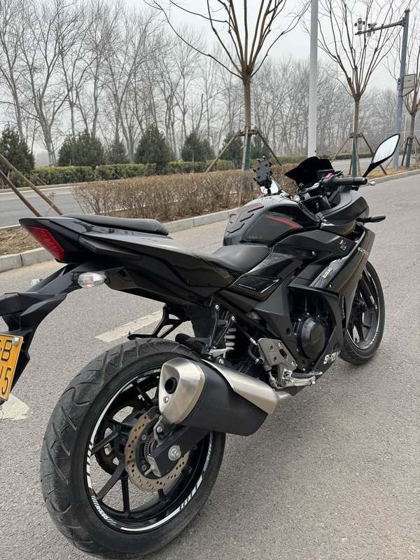 二手豪爵铃木GSX250R