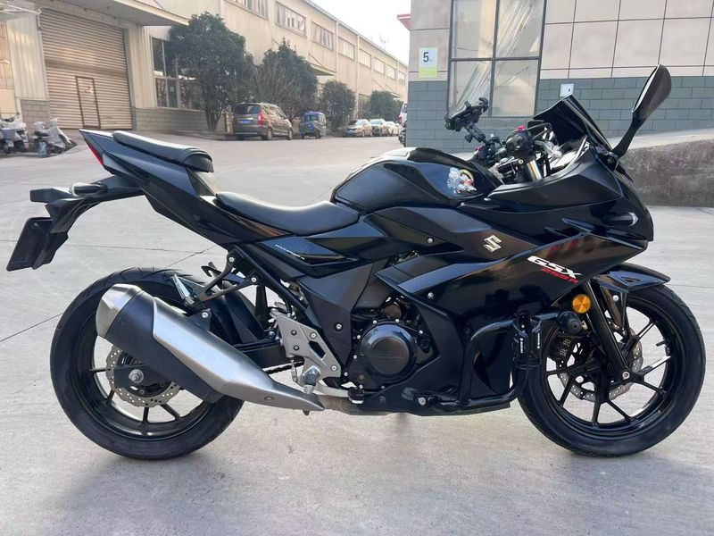 二手豪爵铃木GSX250R