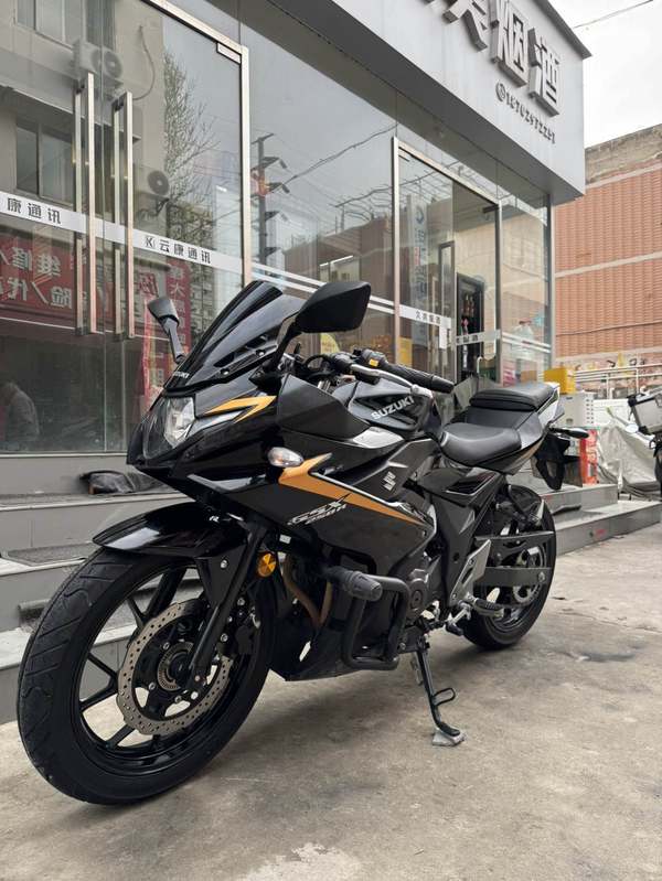 二手豪爵铃木GSX250R