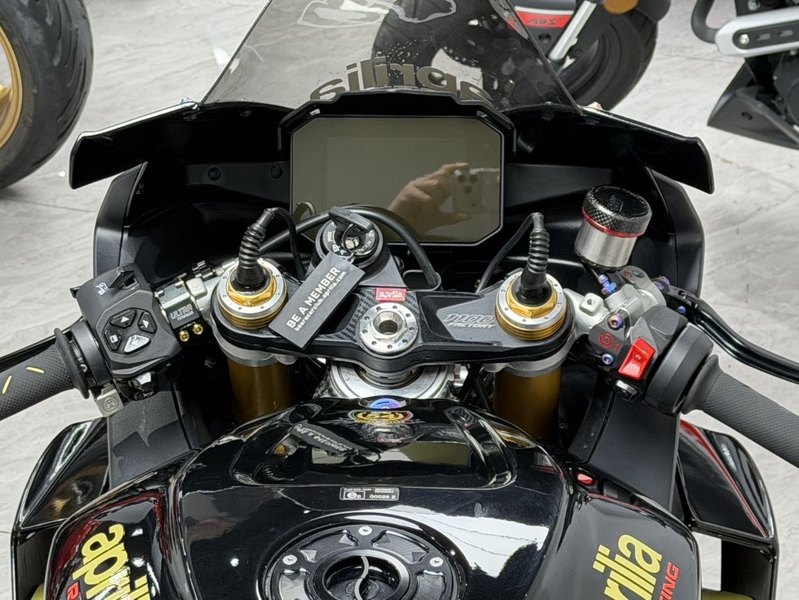 二手阿普利亚RSV4