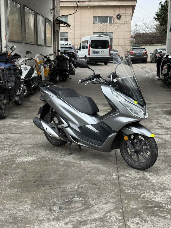 二手五羊本田PCX