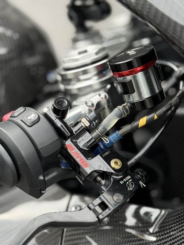 二手宝马M 1000 RR