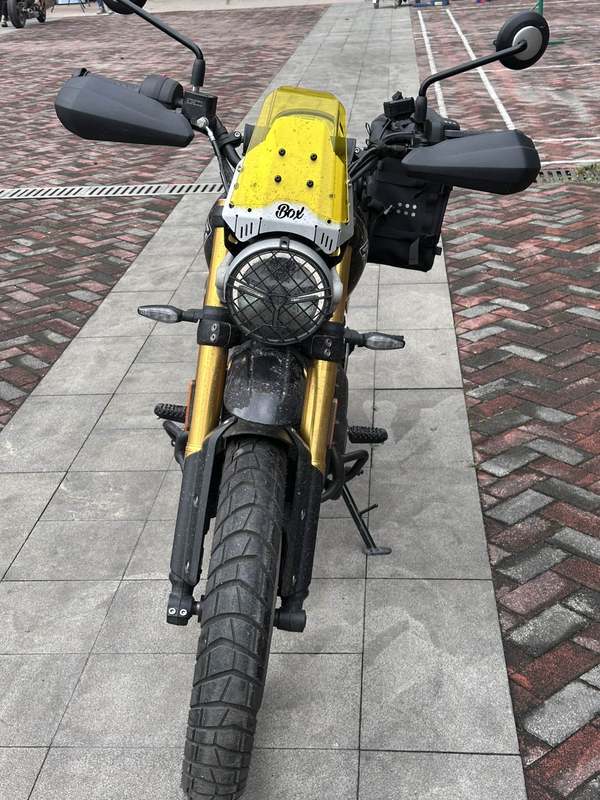 二手凯旋Scrambler 400 X