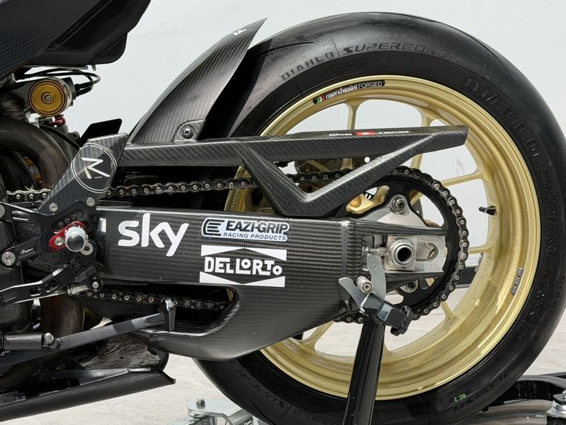 二手阿普利亚RSV4