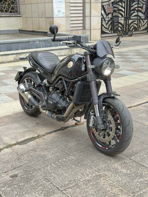 二手贝纳利幼狮 Leoncino 500