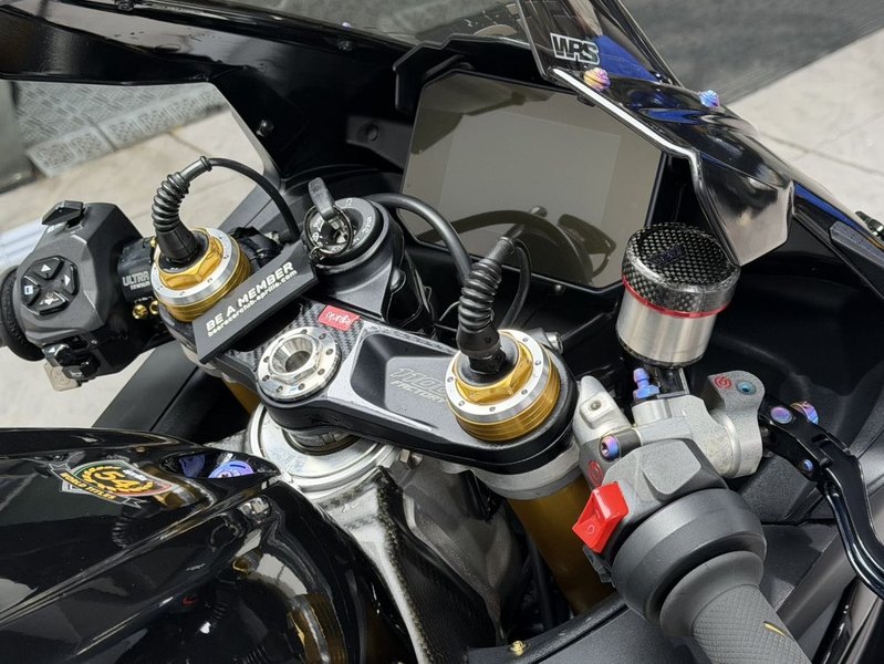 二手阿普利亚RSV4