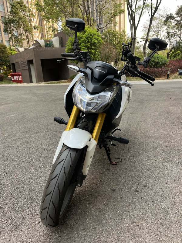 二手五羊本田CB190R 暴锋眼