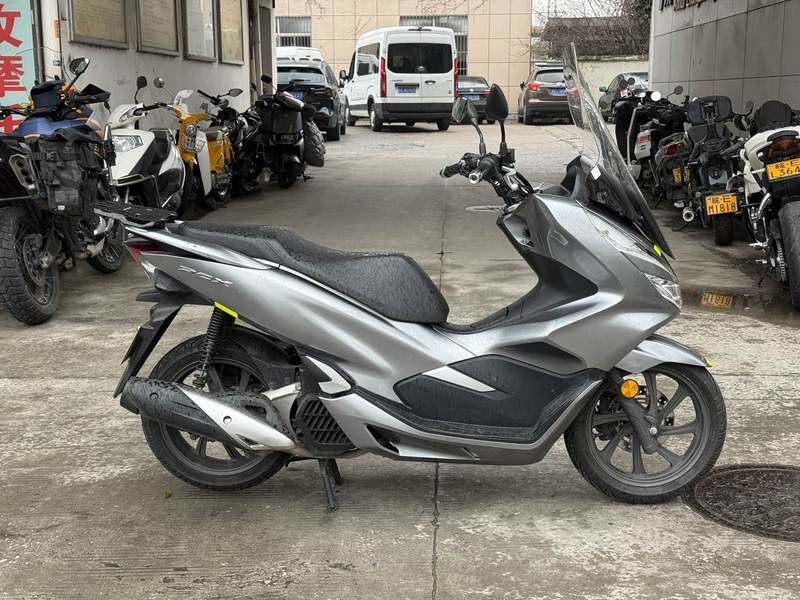 二手五羊本田PCX