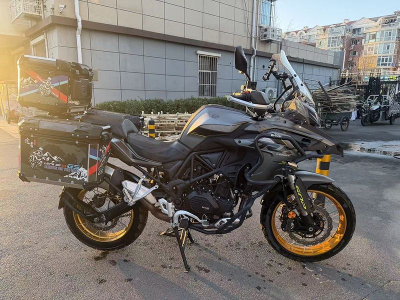 二手贝纳利金鹏 TRK502