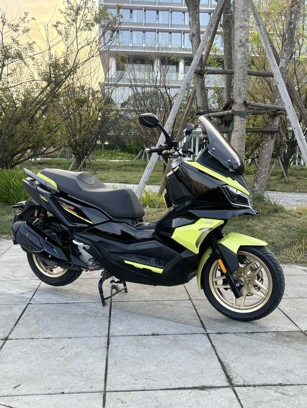 二手三阳哈士奇 Husky ADV300