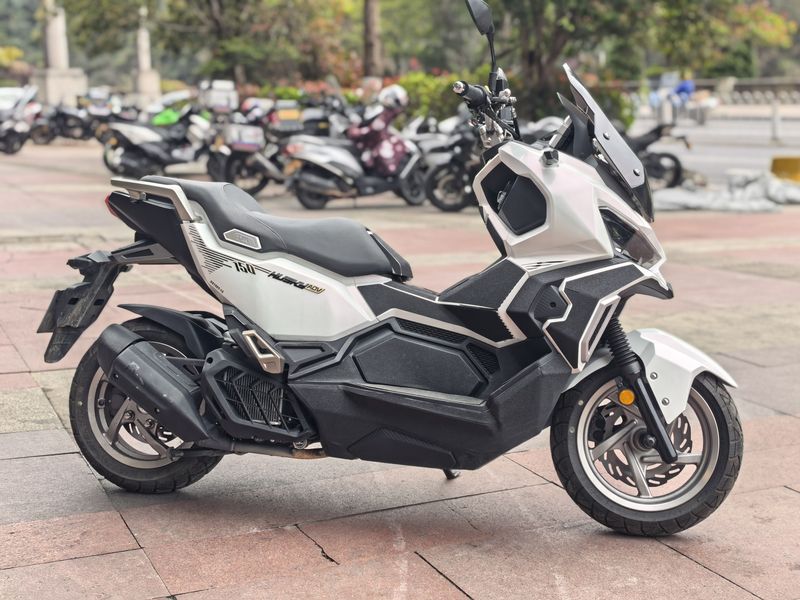 二手三阳哈士奇 Husky ADV150