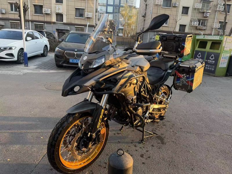 二手贝纳利金鹏 TRK502