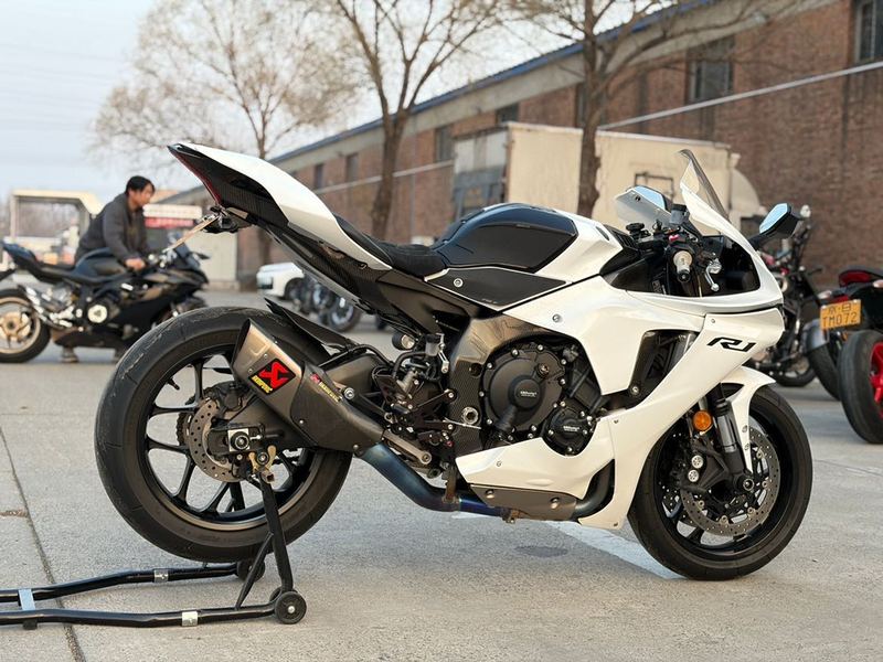 二手雅马哈YZF-R1