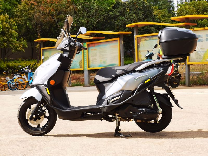 二手豪爵虎鲨VX125