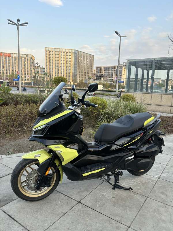 二手三阳哈士奇 Husky ADV300