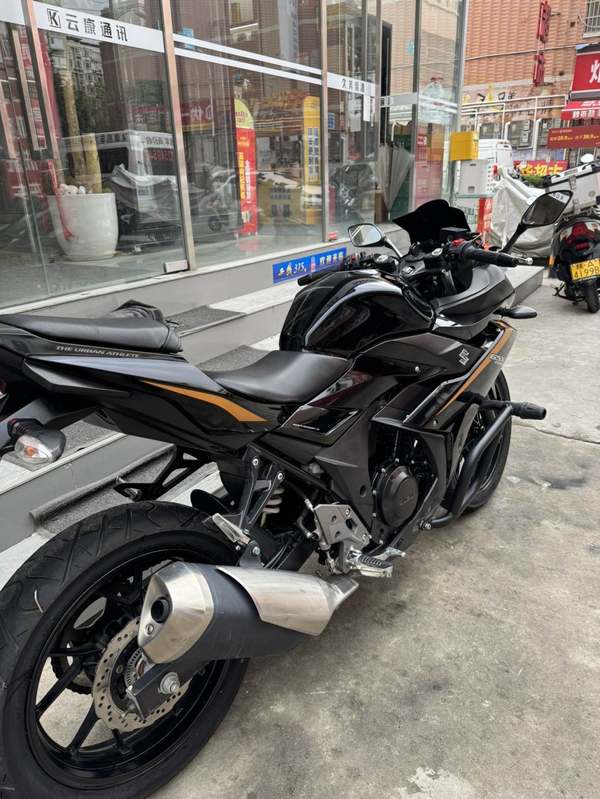 二手豪爵铃木GSX250R