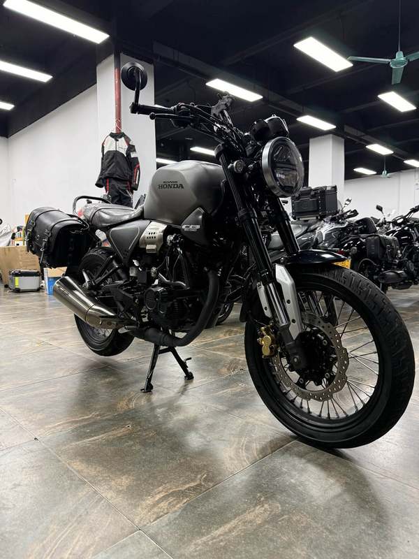 二手五羊本田鸷道 CB190SS