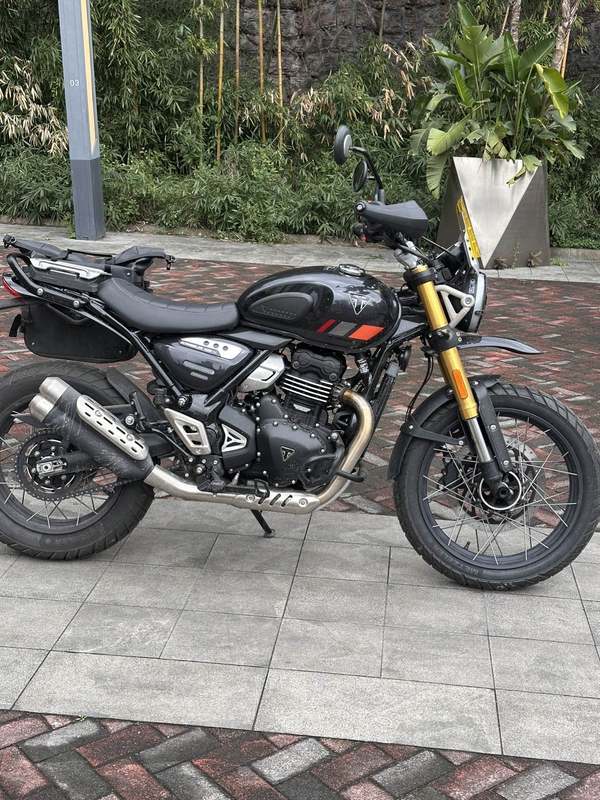 二手凯旋Scrambler 400 X