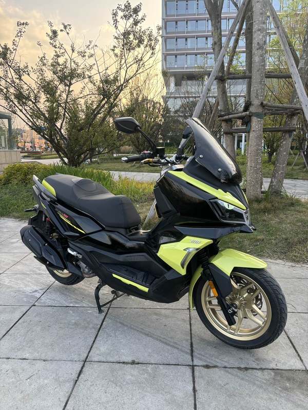 二手三阳哈士奇 Husky ADV300