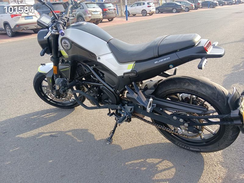 二手贝纳利幼狮 Leoncino 250