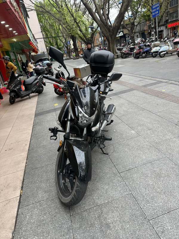 二手豪爵铃木骊驰 GW250