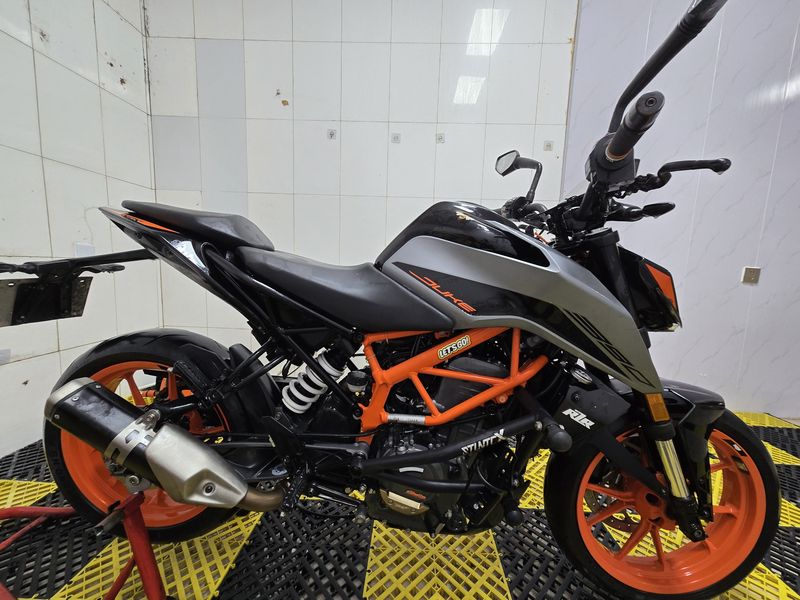 二手KTMR2R390 Duke