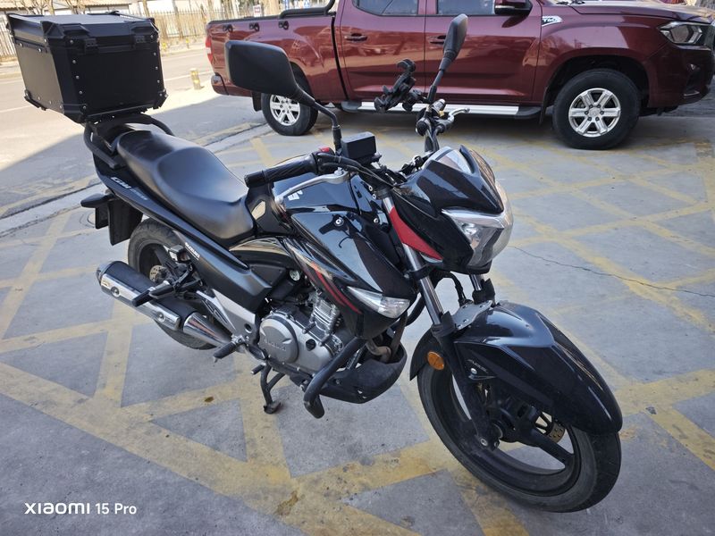 二手豪爵铃木骊驰 GW250