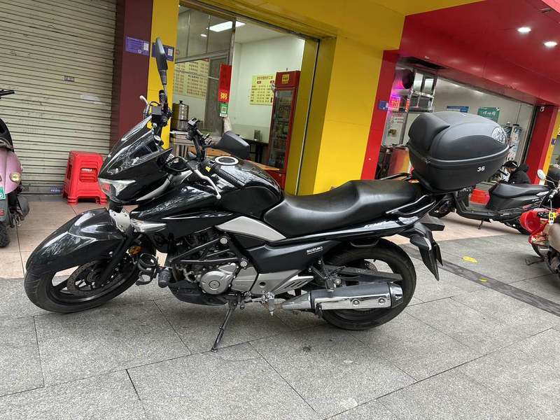 二手豪爵铃木骊驰 GW250