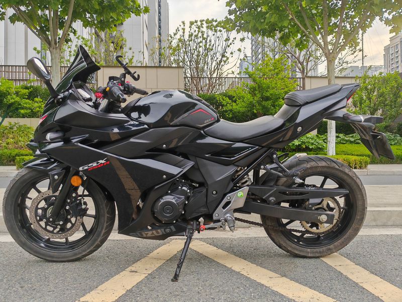 二手豪爵铃木GSX250R