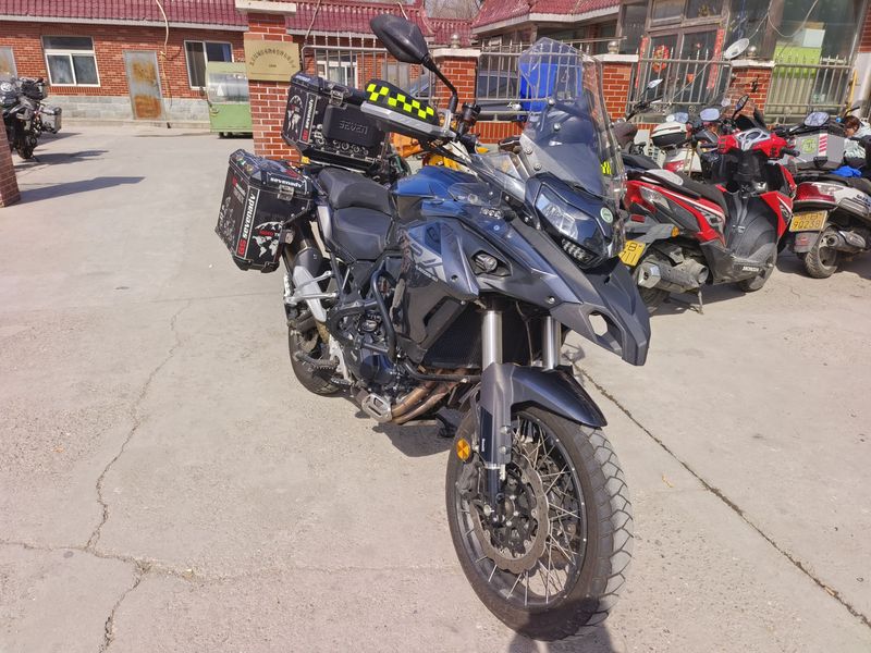 二手贝纳利金鹏 TRK502