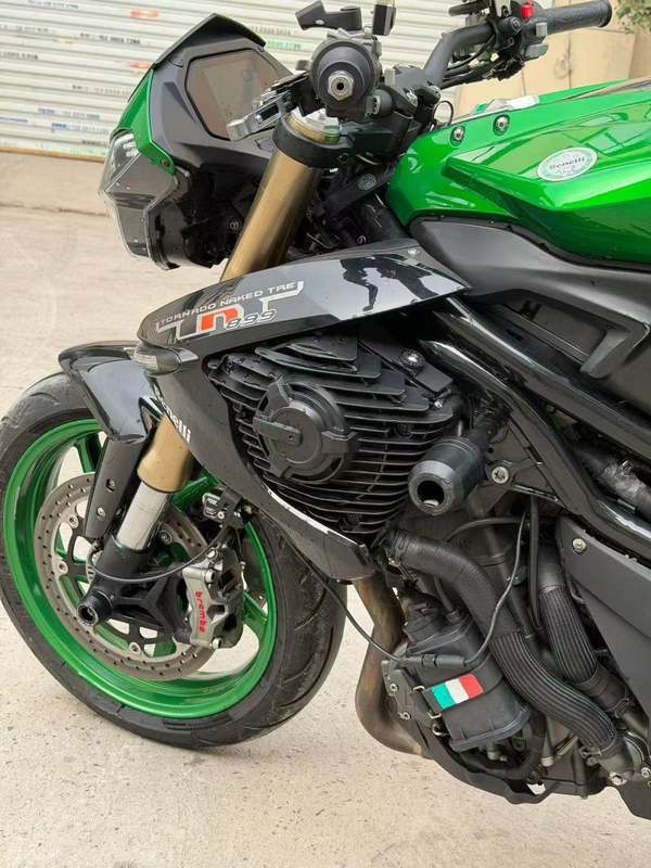 二手贝纳利TNT899