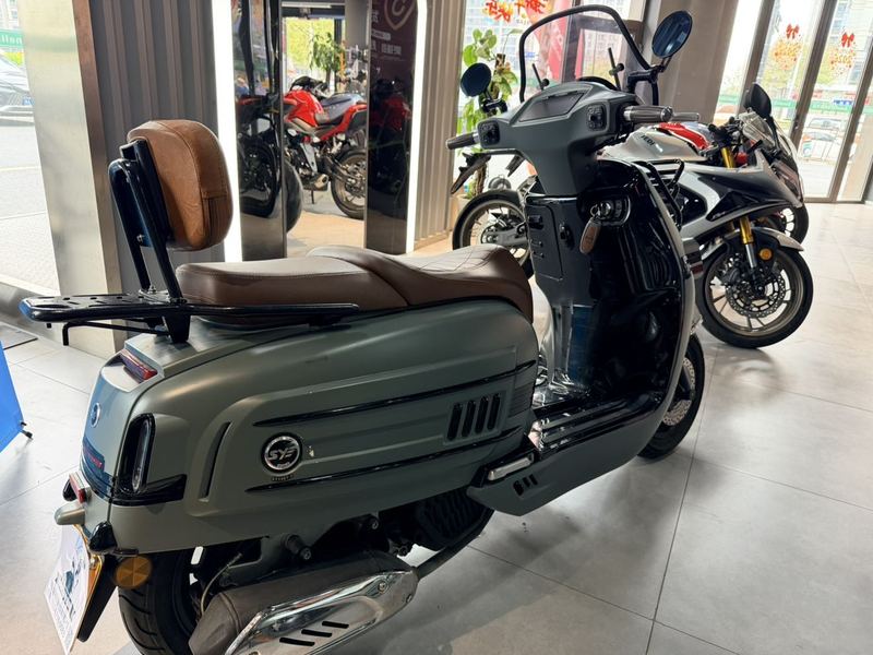 二手三業喀秋莎