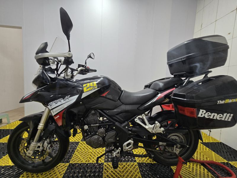 二手贝纳利金鹏 TRK251