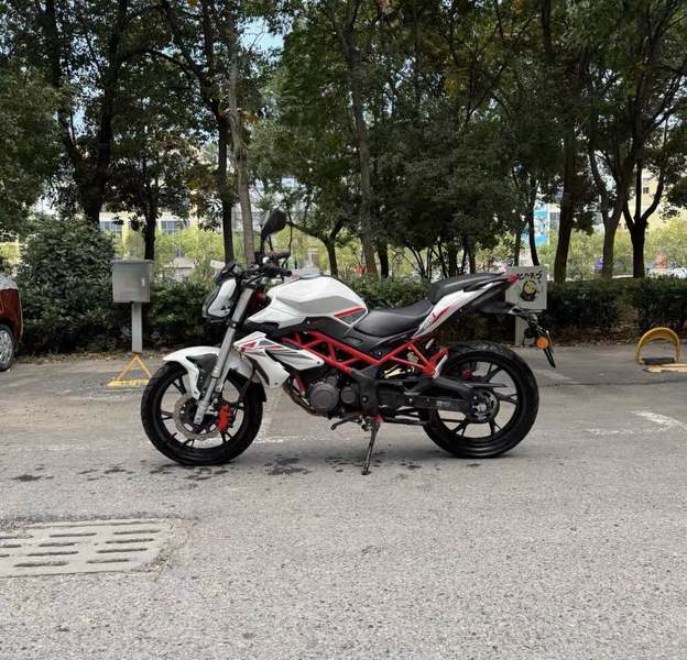 二手贝纳利红宝龙 TNT150i