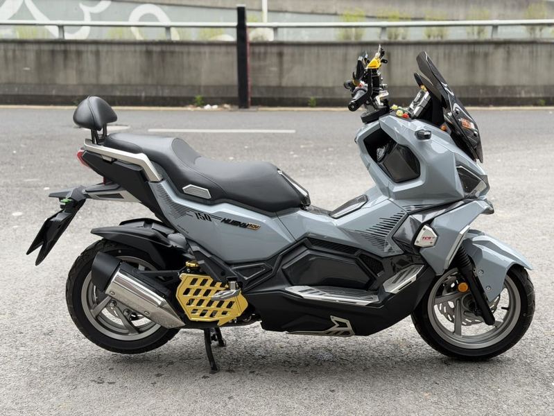 二手三阳哈士奇 Husky ADV150